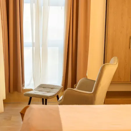 Hotel Mb 3*